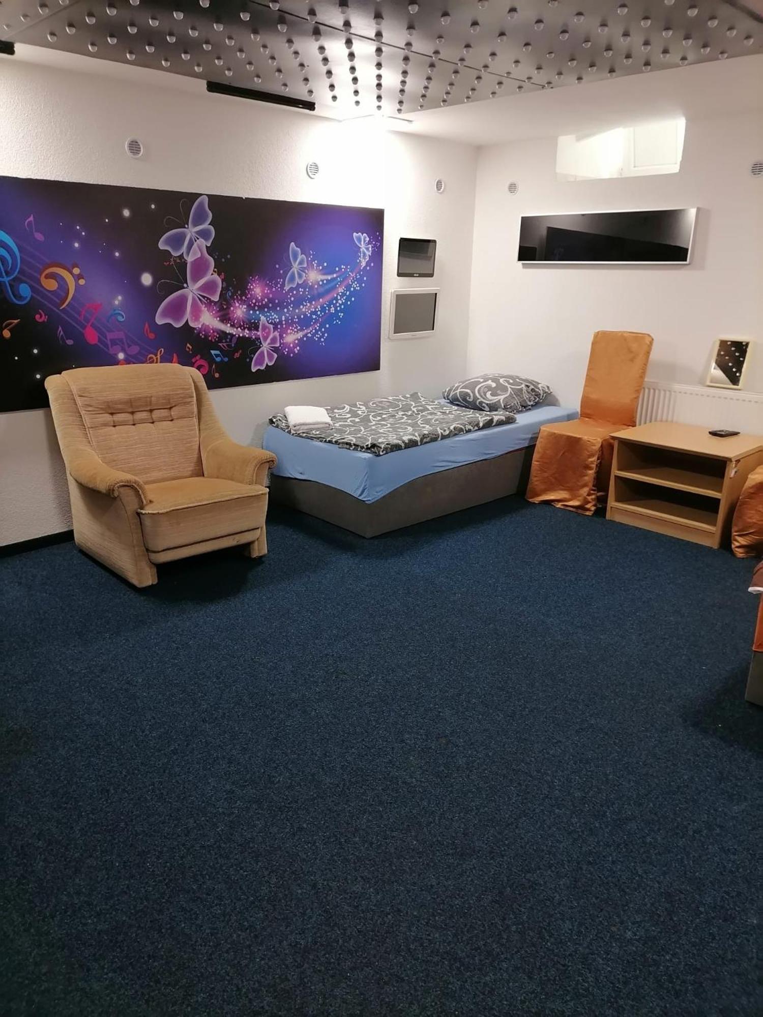 Apartment Karlovy Vary Bagian luar foto